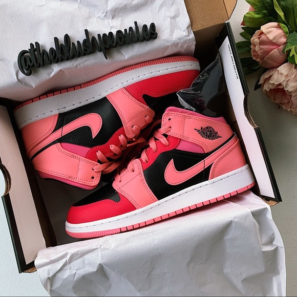 Air Jordan 1 Mid NWT - Picture 12 of 12